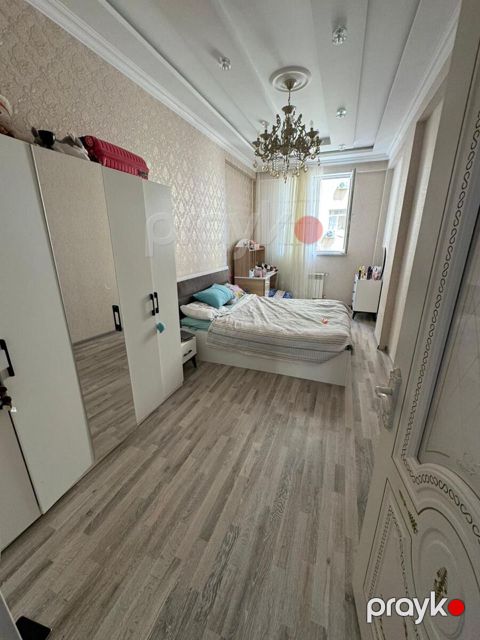 Satılır 3 otaqlı köhnə tikili 100 m²