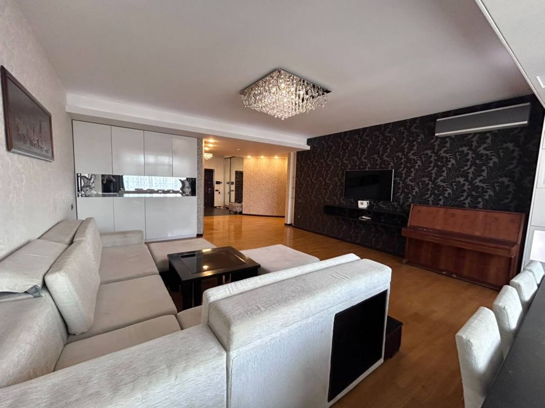 İcarəyə verilir 4 otaqlı yeni tikili 180 m² — Mənzil, Bakı (5)