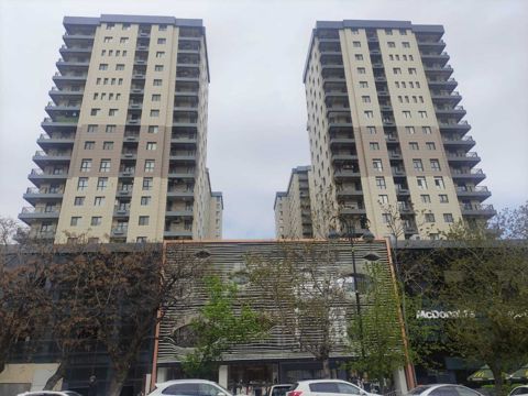 Satılır 3 otaqlı yeni tikili 130 m² — Bakı