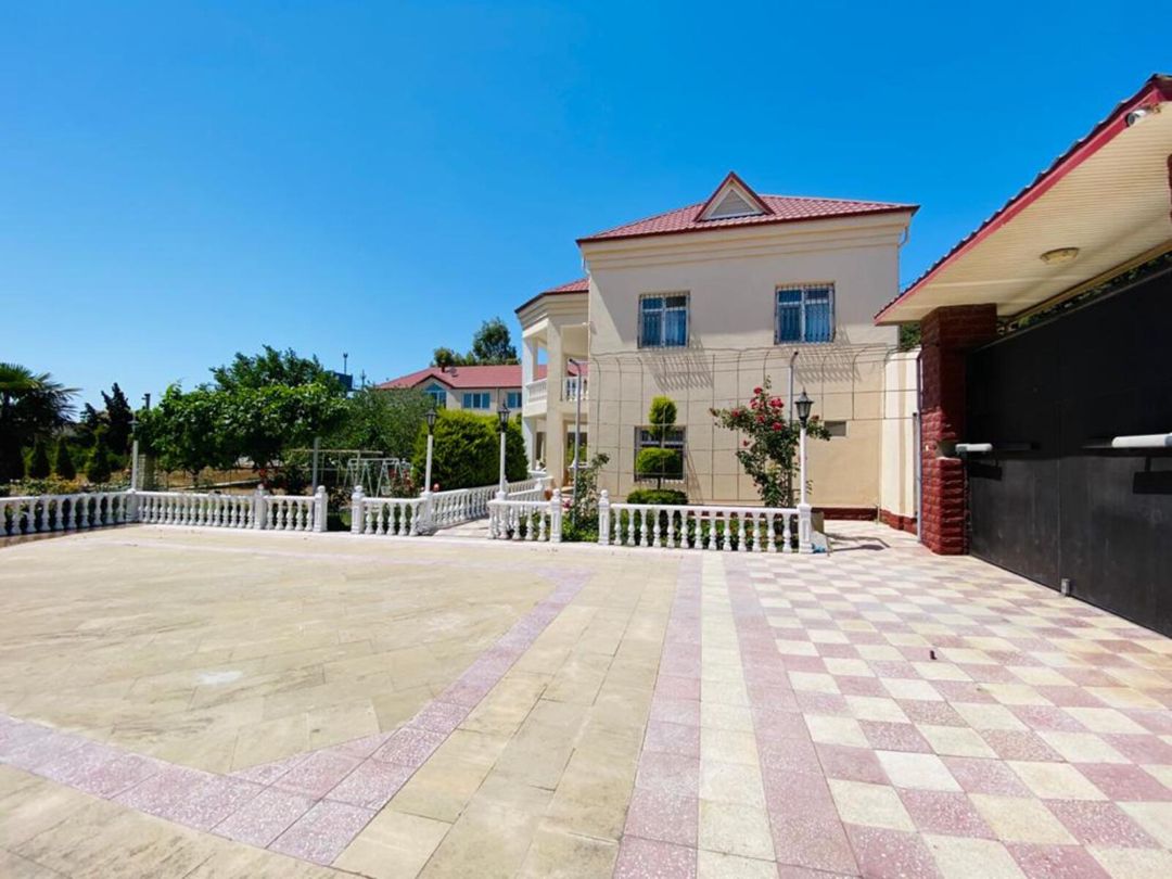 Satılır 4 otaqlı həyət evi/bağ evi 250 m² — Ev, villa, Bakı (2)