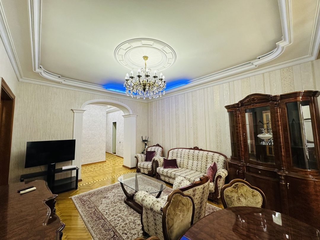 İcarəyə verilir 4 otaqlı köhnə tikili 120 m² — Mənzil, Bakı (2)