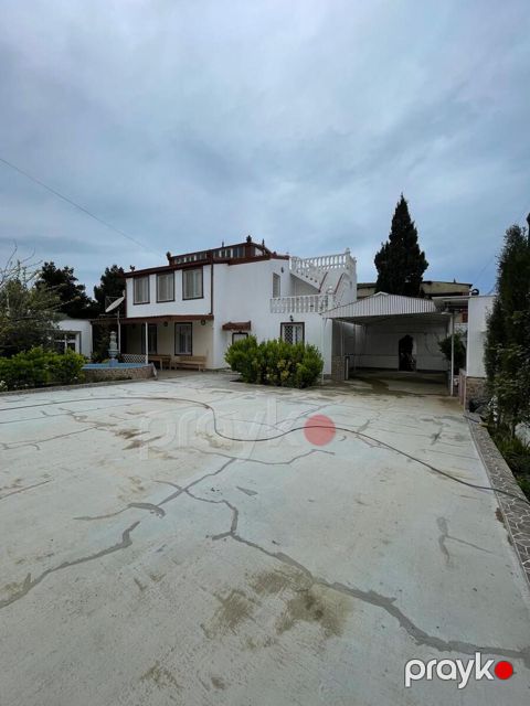 Satılır 4 otaqlı həyət evi/bağ evi 240 m²