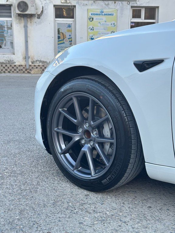 Tesla Model 3, 62 kWh, 2023 il, 22 000 km — Avtomobillər, Bakı (10)