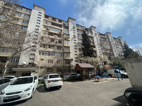 Satılır 4 otaqlı köhnə tikili 115 m² — Bakı