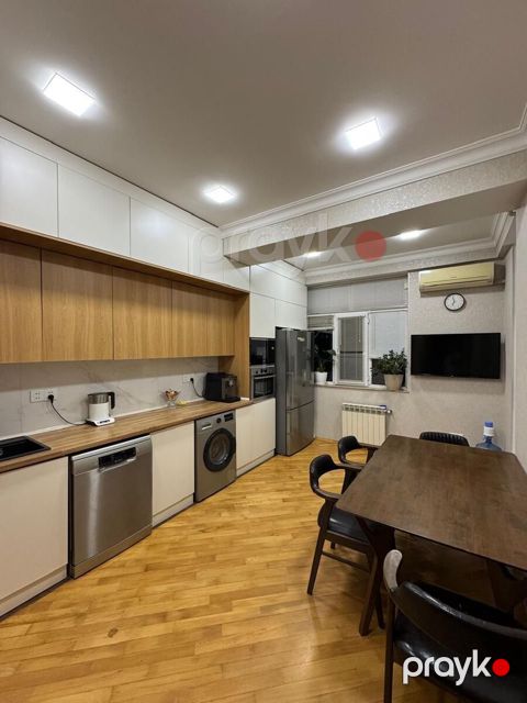 Satılır 3 otaqlı yeni tikili 140 m² — Bakı