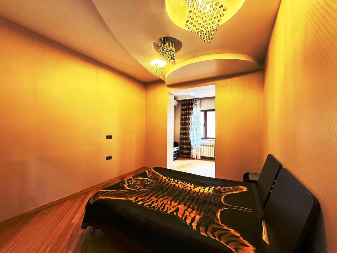 Satılır 3 otaqlı köhnə tikili 100 m² — Mənzil, Bakı (10)