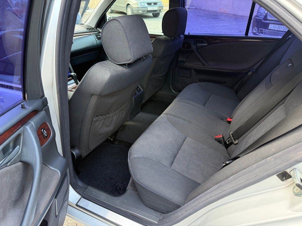 Mercedes E 240, 2.4 L, 2000 il, 270 000 km — Avtomobillər, Bakı (9)