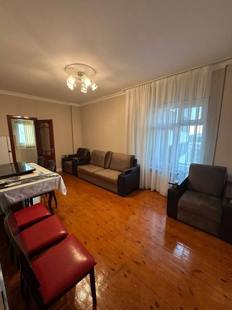 İcarəyə verilir 2 otaqlı köhnə tikili 60 m² — Bakı