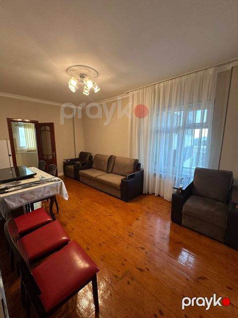 İcarəyə verilir 2 otaqlı köhnə tikili 60 m²