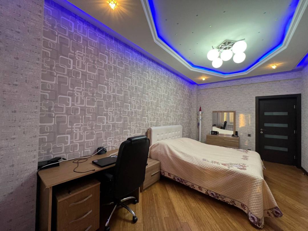 Satılır 4 otaqlı yeni tikili 180 m² — Mənzil, Bakı (10)