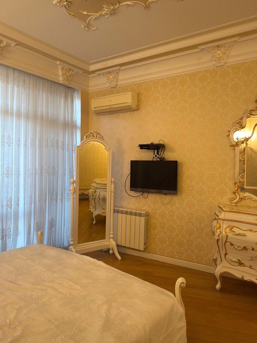 Satılır 4 otaqlı yeni tikili 220 m² — Mənzil, Bakı (2)