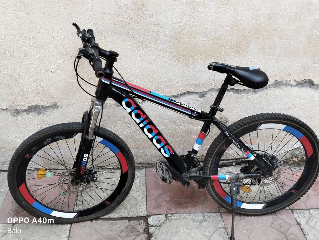 Dağ velosipedi – “adidas” dizaynlı, 26” təkər - Çərçivə: yüngül — Dağ velosipedləri, Xırdalan (3)