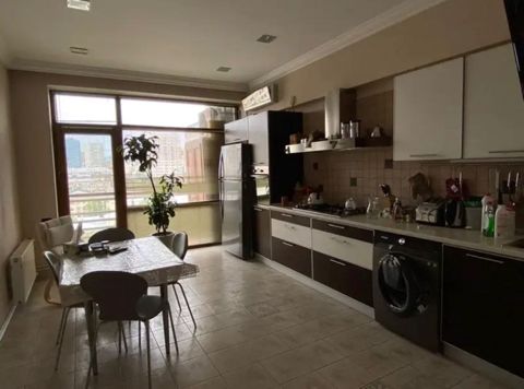 Satılır 3 otaqlı yeni tikili 130 m² — Bakı