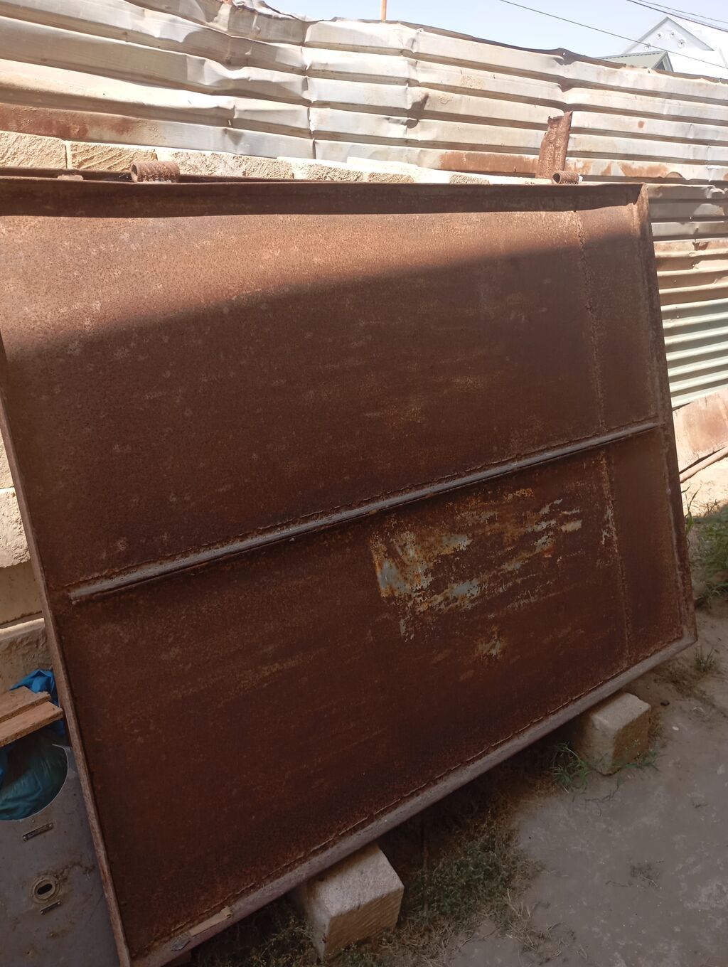 İki laylı qaraj qapısı satılır - Material: metal — Təmir və inşaat, Hacıqabul (2)