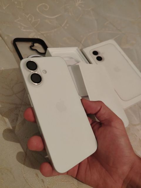 IPhone 16, Ağ, Face ID — Bakı
