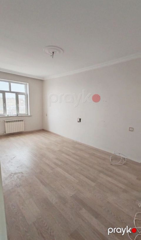 Satılır 2 otaqlı köhnə tikili 55 m²