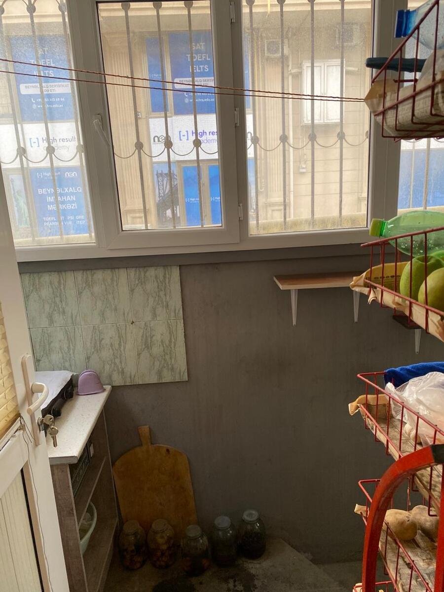Satılır 4 otaqlı köhnə tikili 105 m² — Mənzil, Bakı (12)