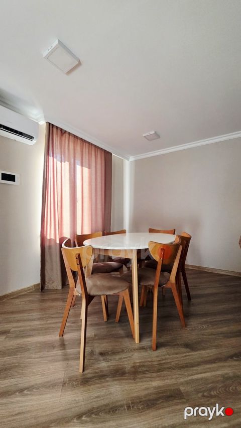 İcarəyə verilir 3 otaqlı köhnə tikili 87 m²