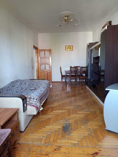 Satılır 3 otaqlı köhnə tikili 75 m² — Bakı