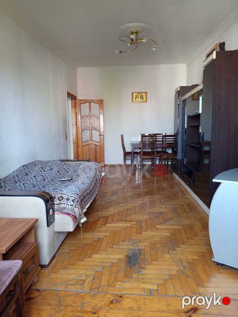 Satılır 3 otaqlı köhnə tikili 75 m²