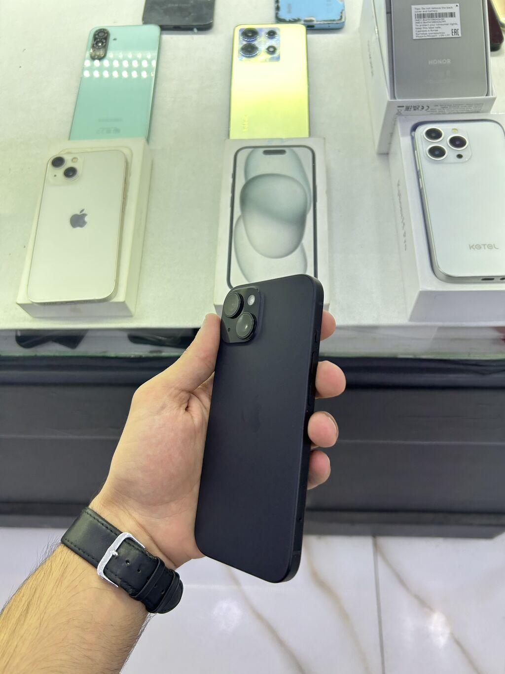 IPhone 15, 128 GB, Qara, Simsiz şarj — Apple iPhone, Gəncə (4)