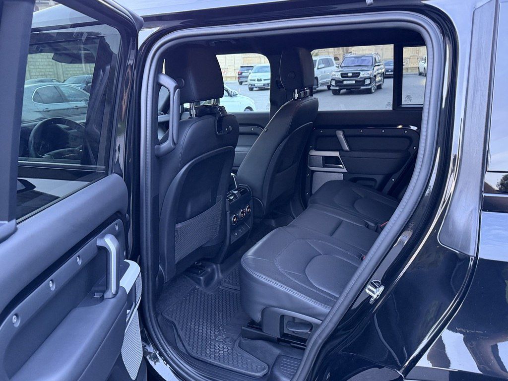 Land Rover Defender, 3.0 L, 2024 il, 24 000 km — Avtomobillər, Bakı (11)