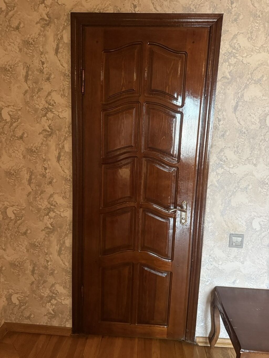 Şüşəli taxta otaq qapıları - Material: tünd rəngli taxta karkas — Təmir və inşaat, Bakı (5)