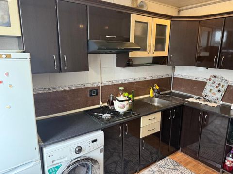 Satılır 2 otaqlı köhnə tikili 50 m² — Bakı