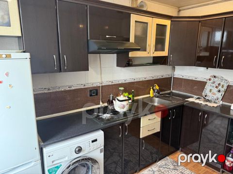 Satılır 2 otaqlı köhnə tikili 50 m²