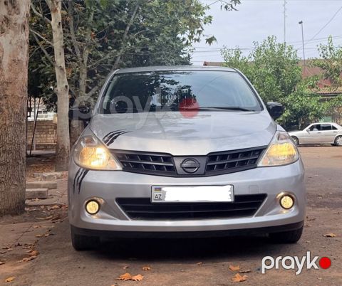 Nissan Tiida, 1.5 L, 2012 il, 200 000 km