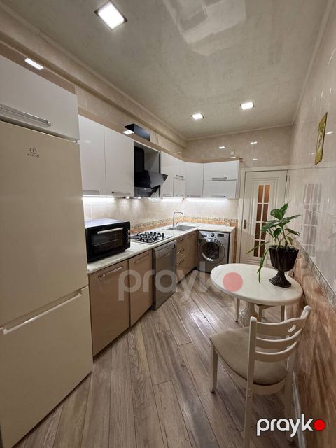 İcarəyə verilir 2 otaqlı yeni tikili 75 m²