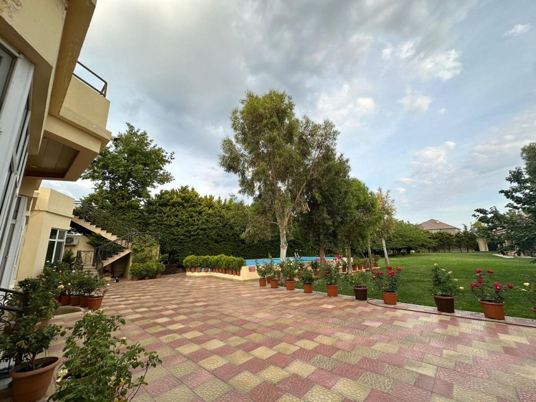 Satılır 4 otaqlı həyət evi/bağ evi 400 m² — Ev, villa, Bakı (6)