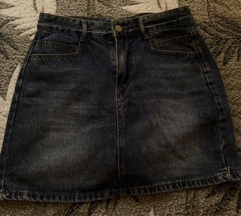 Qısa cins ətək - Material: qalın denim (pambıq əsaslı) - Rəng: tünd — Bakı