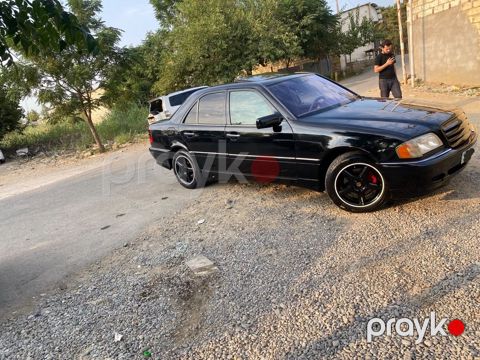 Mercedes C 230, 2.3 L, 1998 il, 285 528 km