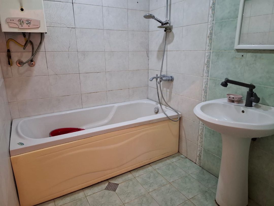 Satılır 3 otaqlı köhnə tikili 100 m² — Mənzil, Bakı (10)