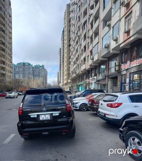 Satılır obyekt 176 m²