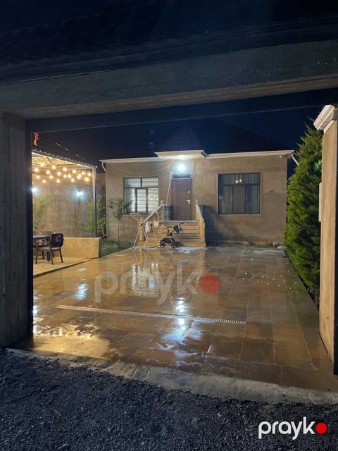 Satılır 4 otaqlı həyət evi/bağ evi 130 m²