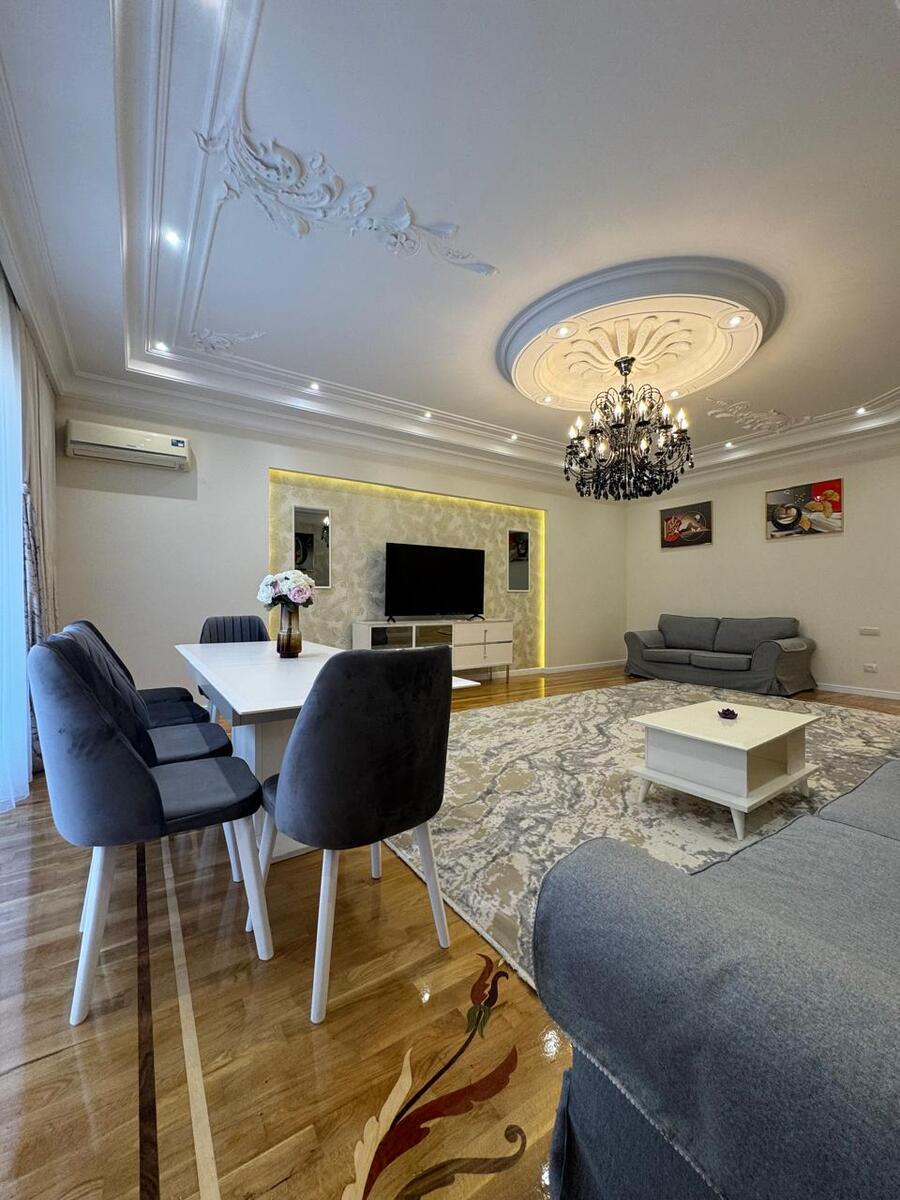 Satılır 4 otaqlı yeni tikili 220 m² — Mənzil, Bakı (5)