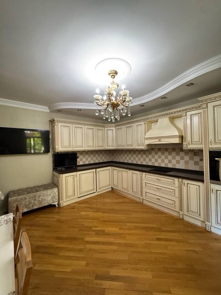Satılır 8 otaqlı həyət evi/bağ evi 350 m² — Ev, villa, Bakı (2)