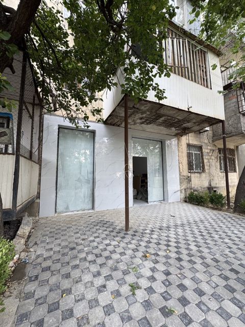 Satılır obyekt 70 m² — Bakı