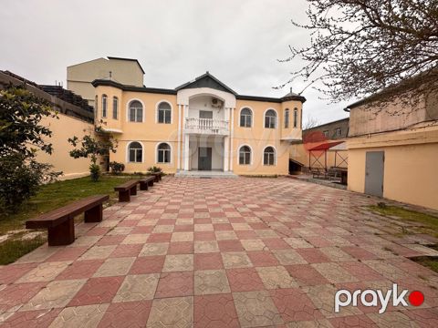 Satılır 10 otaqlı həyət evi/bağ evi 390 m² — Bakı