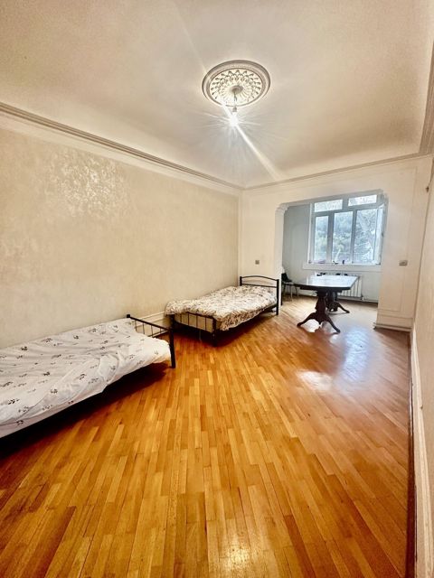 Satılır 3 otaqlı köhnə tikili 70 m² — Bakı