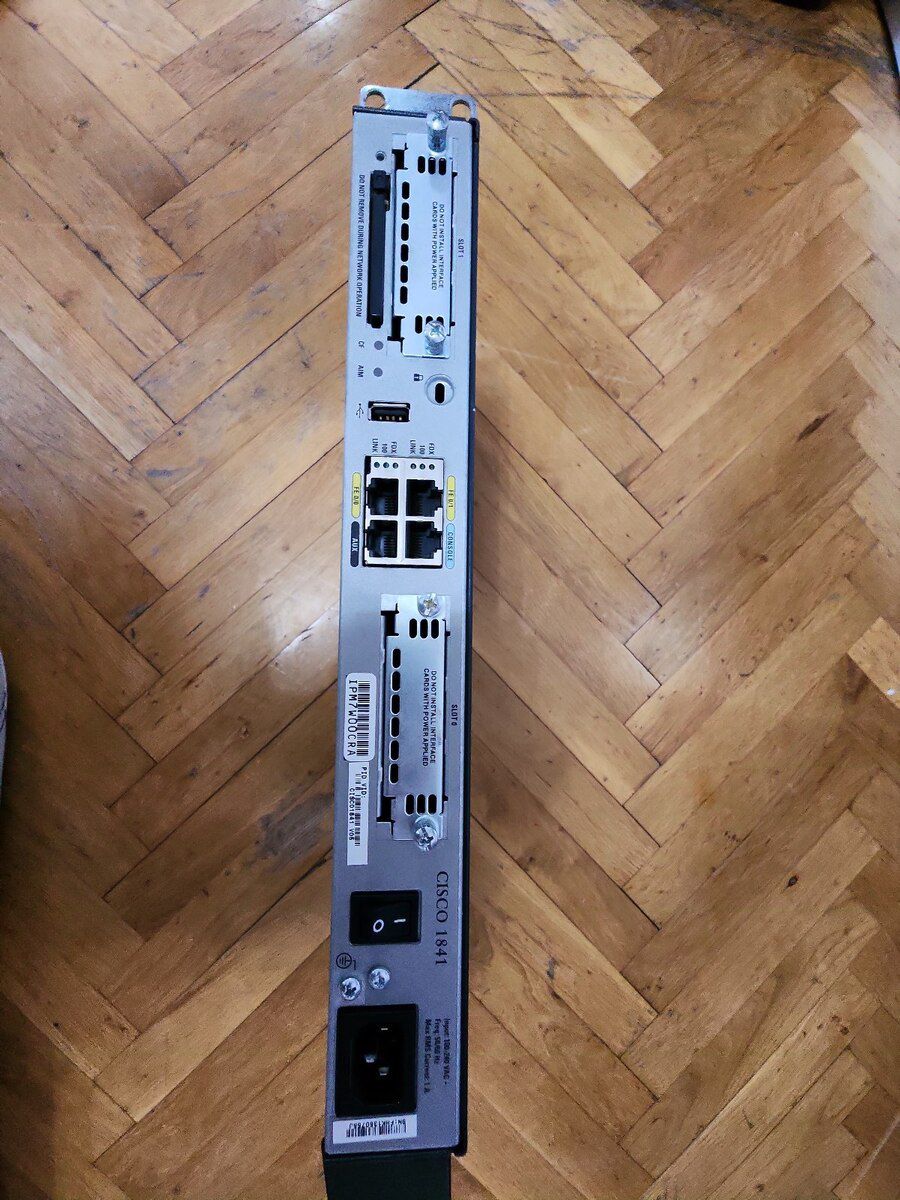 Model-CISKO:1841 — Şəbəkə və server avadanlığı, Bakı (3)