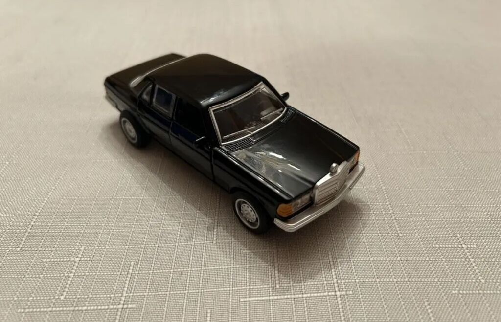 Mercedes-Benz W123 miniatür model avtomobil - Miqyas: təxmini 1:43 — Oyuncaqlar, Bakı (4)