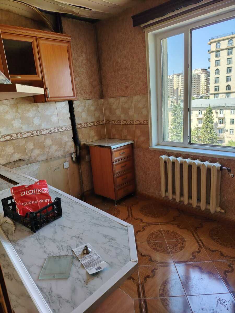 Satılır 2 otaqlı köhnə tikili 65 m² — Mənzil, Bakı (3)