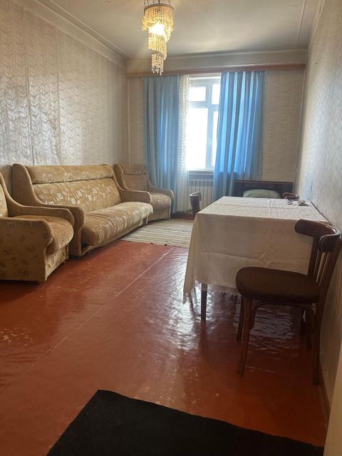 Satılır 2 otaqlı köhnə tikili 65 m² — Bakı