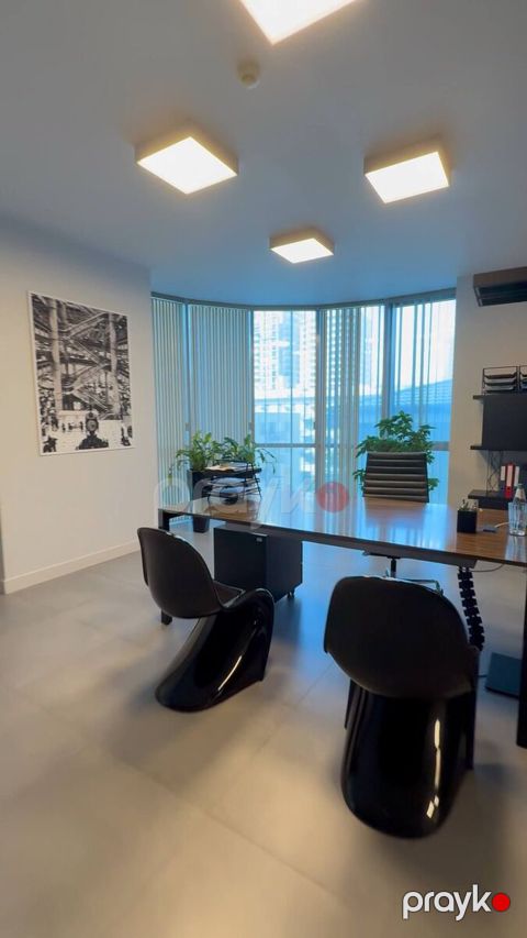Satılır 4 otaqlı ofis 190 m²