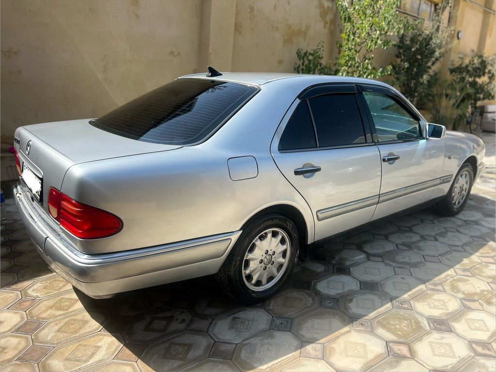 Mercedes E 230, 2.3 L, 1996 il, 214 521 km — Avtomobillər, Bakı (3)