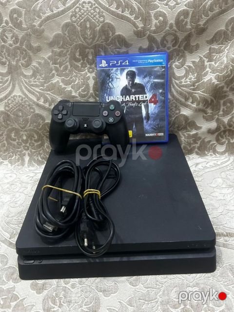 PlayStation 4 Slim oyun konsolu paketi Komplekt: - PS4 Slim konsol