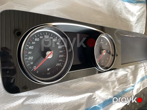 Mercedes W213 sürət paneli
